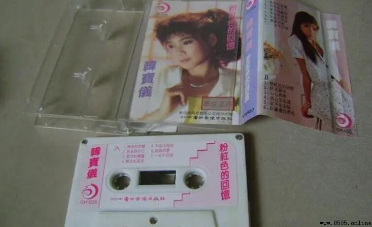 《夏天夏天悄悄过去留下小秘密》是哪首歌?
