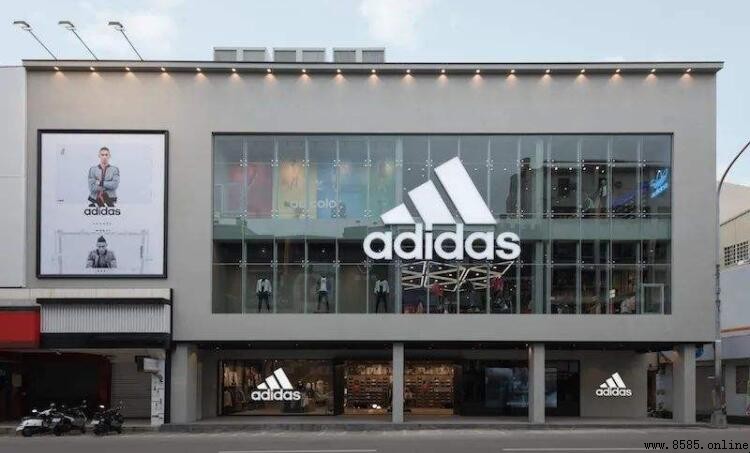 阿迪達斯是哪個國家的品牌