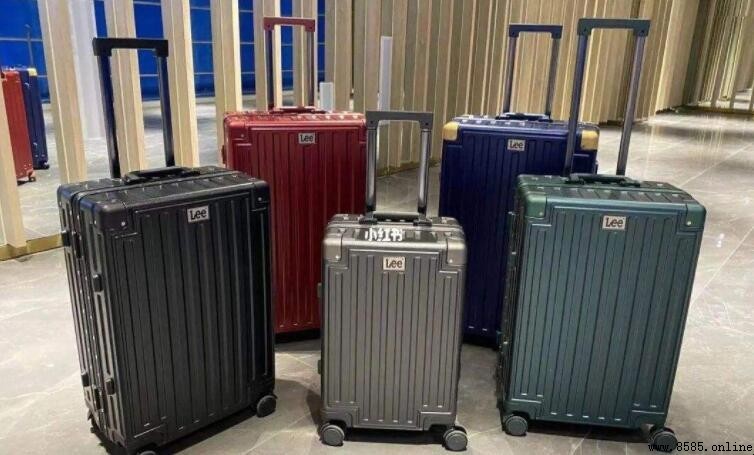 飛機行李規則：能帶多大行李箱？