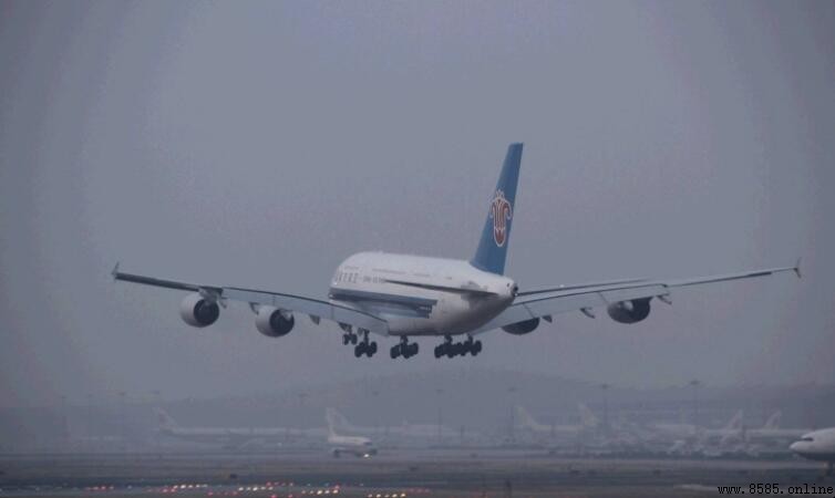 飛機經停是什麼意思
