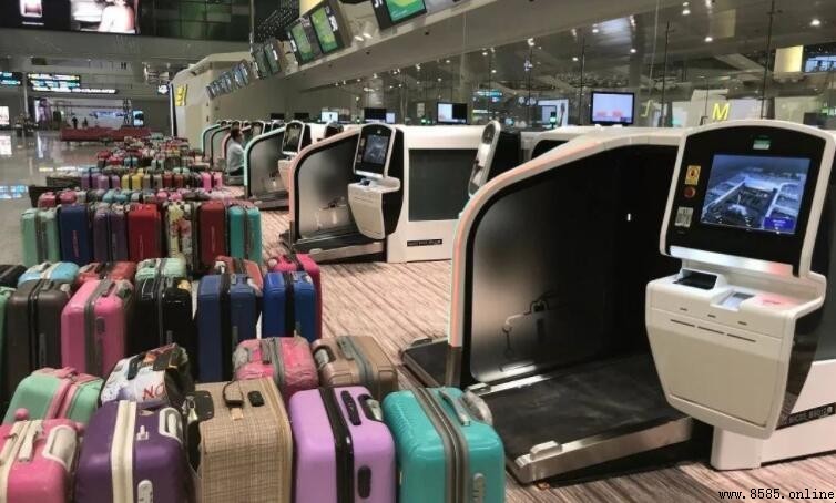 飛機禁止攜帶化妝品指南：液體、噴霧與易燃品注意事項