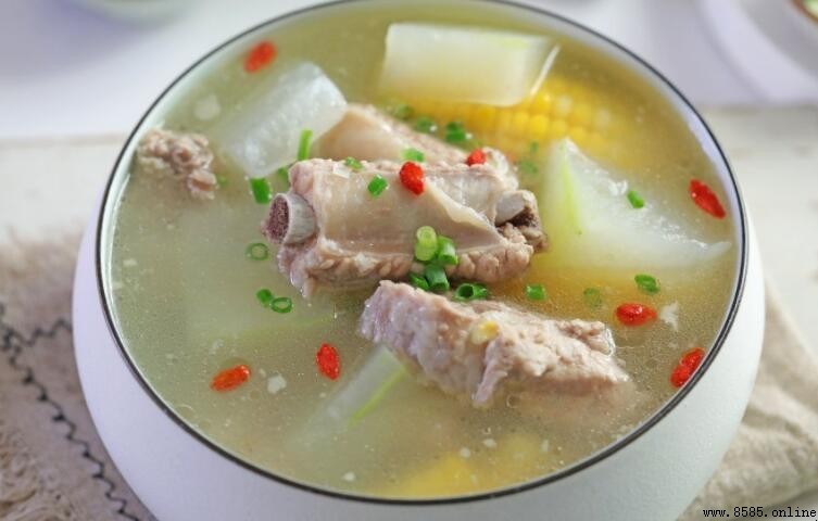 冬瓜炖排骨湯需要多久?完整烹飪時間與技巧指南