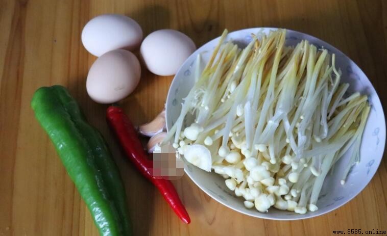 金針菇與雞蛋能一起吃嗎?營養價值與食用注意事項