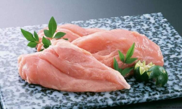 雞胸肉是雞的哪個部位？解析其來源與營養價值