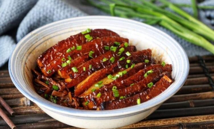 炸好的扣肉用熱水泡還是冷水?冰水浸泡最佳