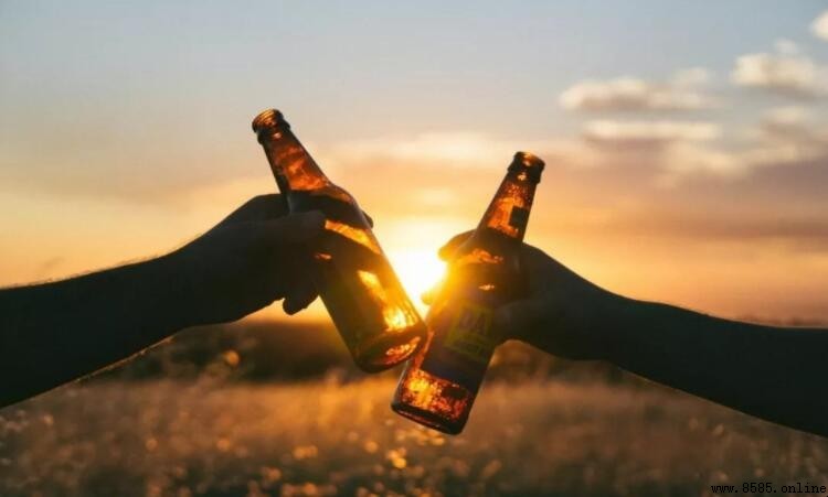 朋友圈可發的酒後心情短語集