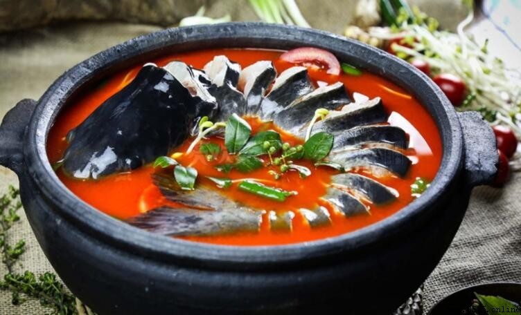 酸湯魚的來源地：苗侗傳統美食特色菜