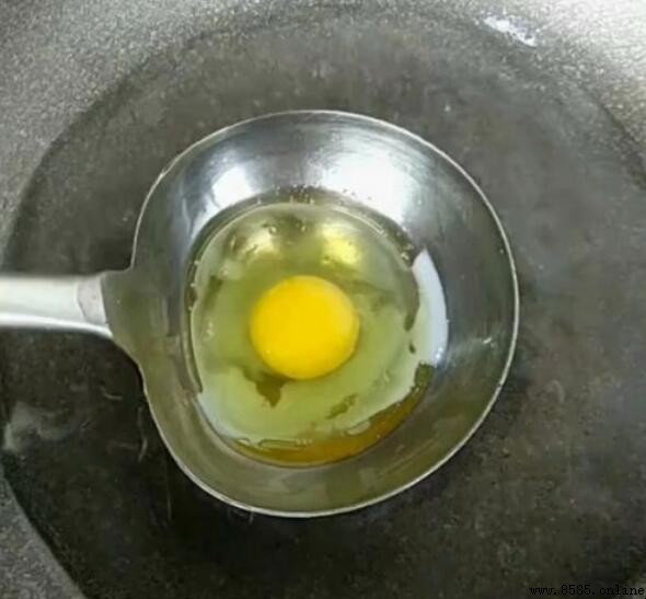 油炸雞蛋的做法步驟