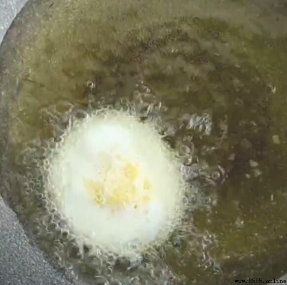 油炸雞蛋的做法步驟