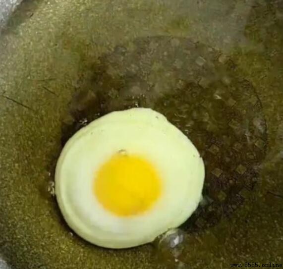 油炸雞蛋的做法步驟