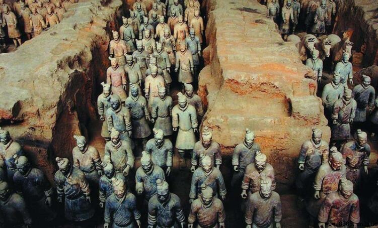 兵馬俑是哪個朝代的?解析秦始皇陵中的秦代兵馬俑