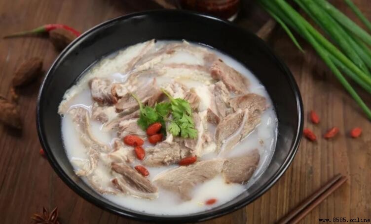 為什麼自己炖的羊肉湯不白？3個常見原因及對策