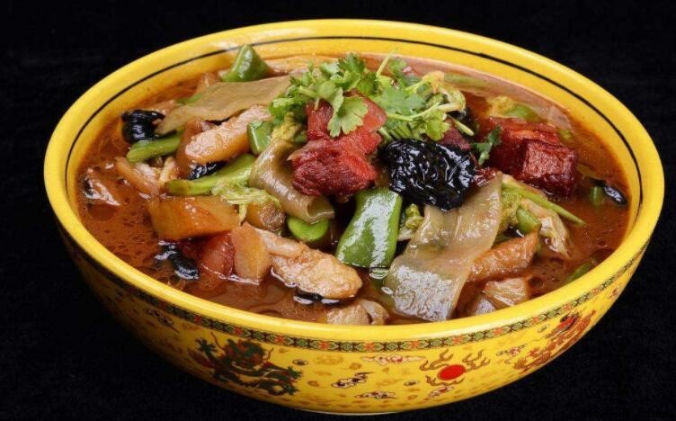 東北大亂炖裡面究竟有什麼?揭曉「大豐收」食材祕密