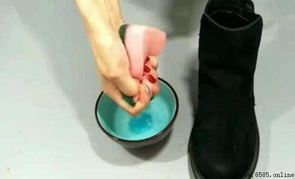 磨沙皮鞋如何打理