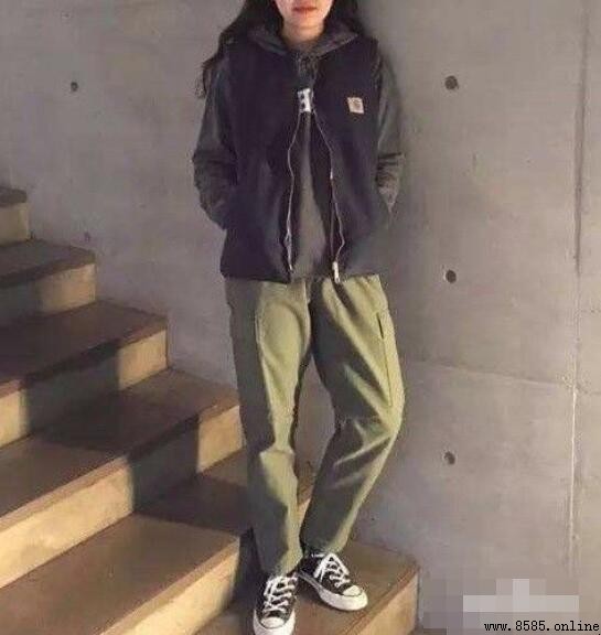 女生工作服裤搭配上衣推荐