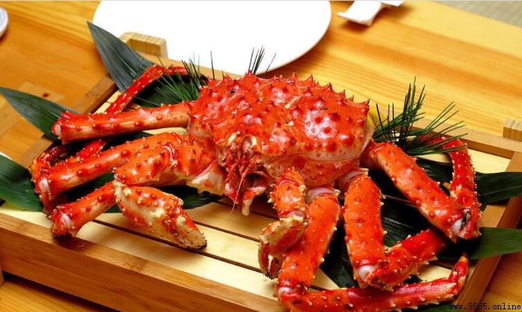 帝王蟹應整隻蒸：保留鮮香的最佳做法