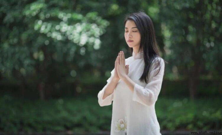 聰明有頭腦的女人舉表現與特質解析