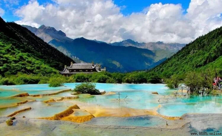 五彩湖變色的原因解析