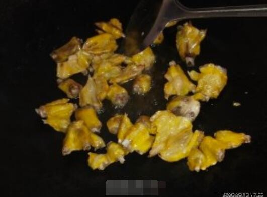 田螺鸭脚煲的制作步骤详解