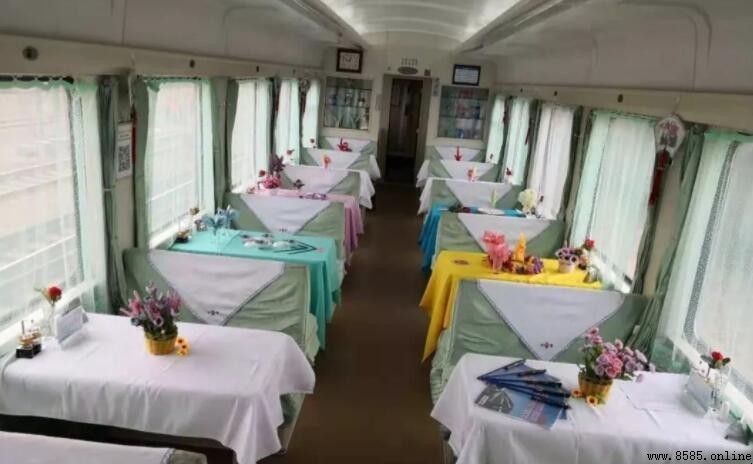 火車餐車有充電的地方嗎？解答來了