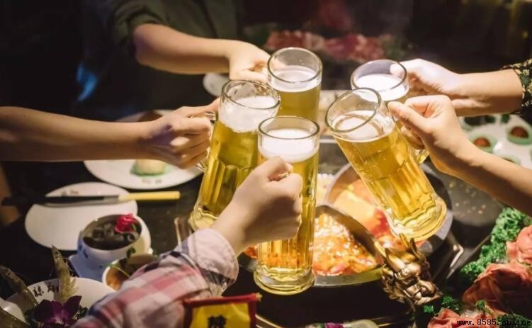 喝啤酒會長胖嗎？了解酒精與體重的關係