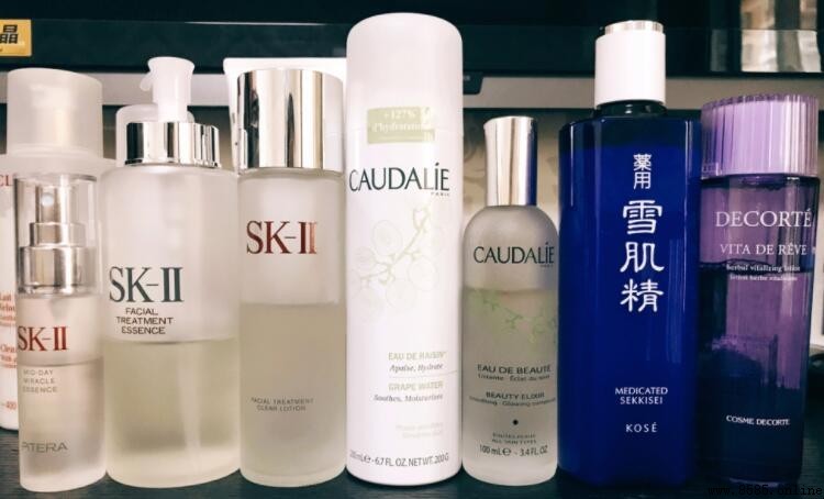 化妝水和水乳使用順序：正確步驟與原因解析