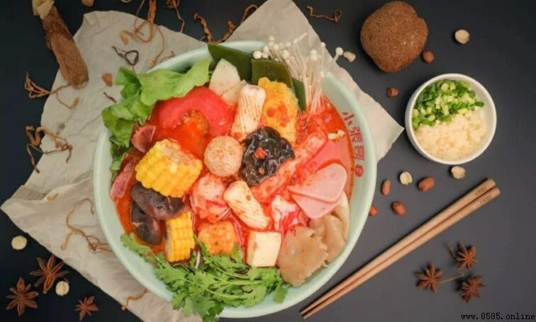 關東煮與麻辣燙的差別:起源、吃法與食材對比