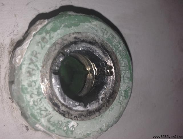 水龍頭斷在水管裡怎麼取出？實用方法總結