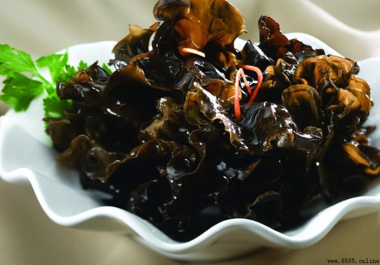 新鮮木耳是否有毒？解析其光敏性成分與食用安全