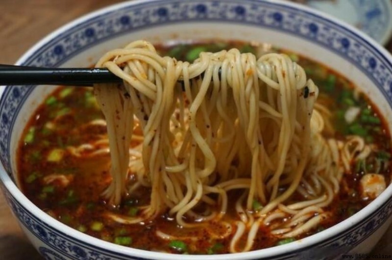 牛肉拉面的湯怎麼做|香料配方與慢熬技巧