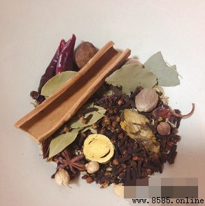 牛肉拉面的湯怎麼做|香料配方與慢熬技巧