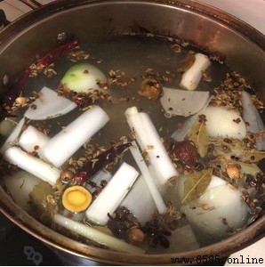 牛肉拉面的湯怎麼做|香料配方與慢熬技巧