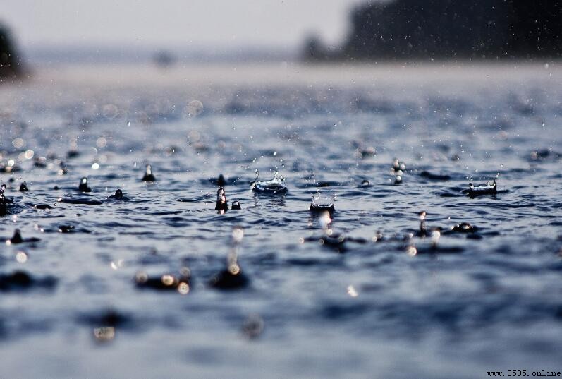 降雨的形成過程：從水蒸氣到雨滴的完整步驟