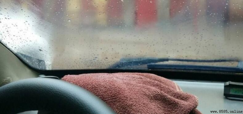 雨天車內玻璃起霧怎麼辦
