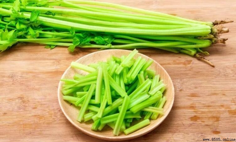 雞肉芹菜能一起吃嗎