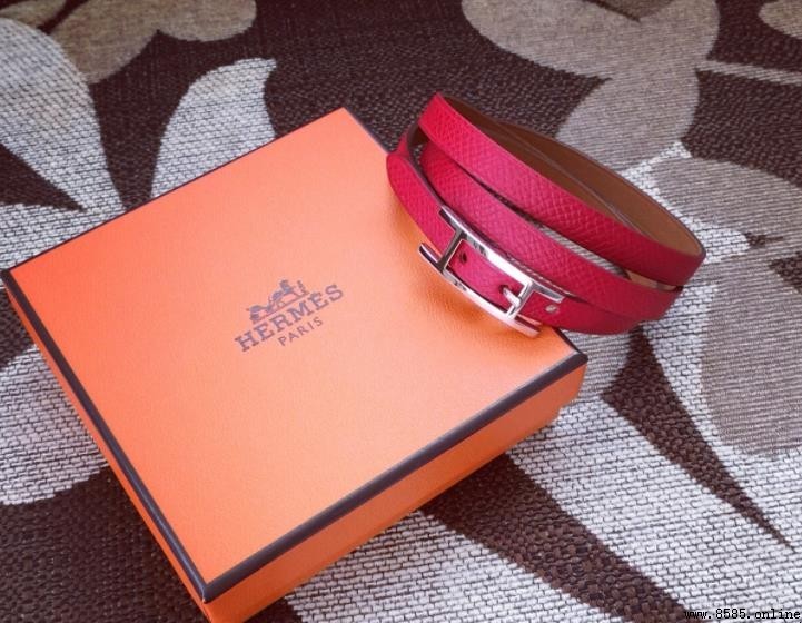 晒老公送礼物说说有哪些：甜蜜分享与感谢语句