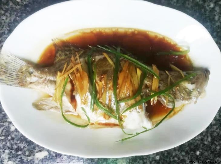 蒸魚豉油何時放最合適？清蒸魚調味關鍵點