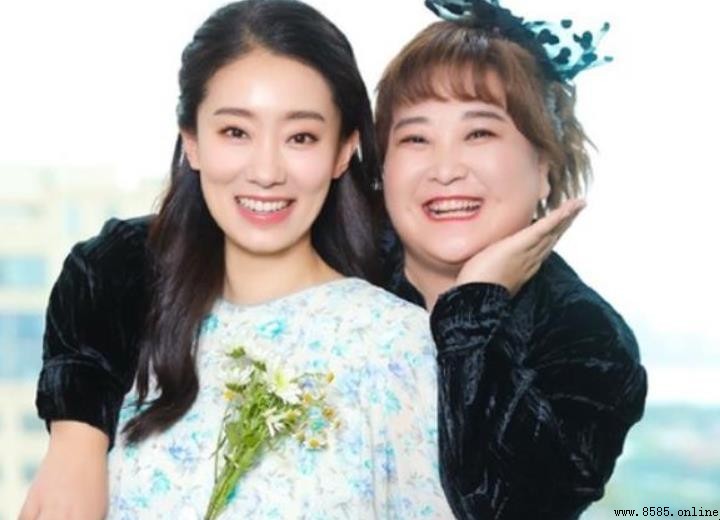 張小斐與馮鞏的關係解析