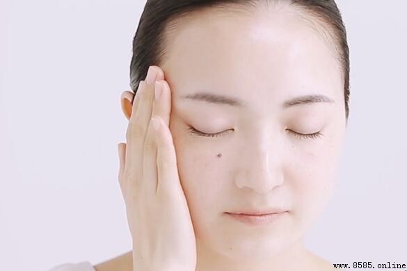 雅詩蘭黛原生液使用指南:正確步驟與肌膚效益