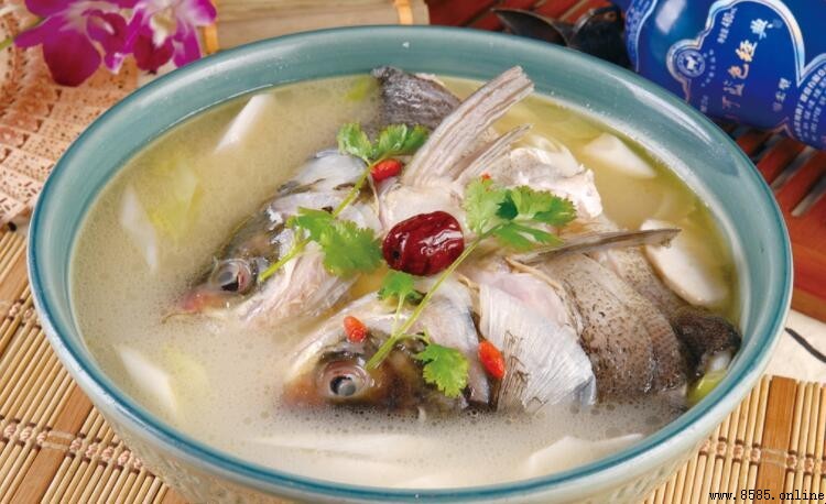 清炖魚頭湯怎樣去腥味