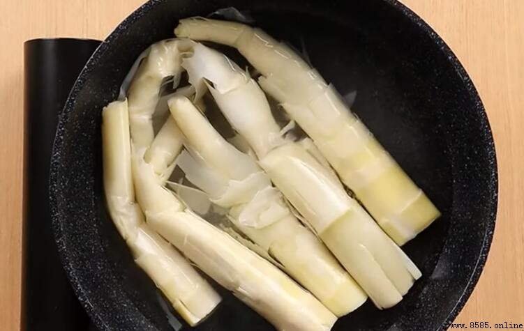 竹筍煮多久能熟?正確處理與烹飪時間指南