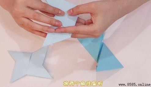 如何折叠飞镖：简单步骤图解