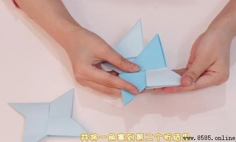如何折叠飞镖：简单步骤图解