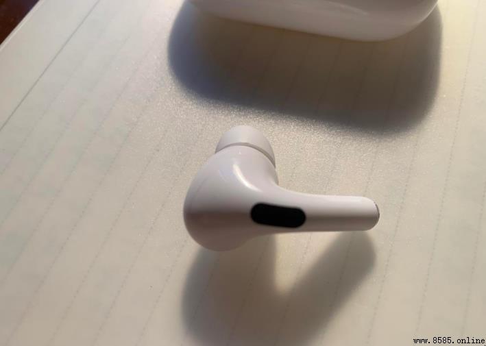 AirPods 右耳沒聲音怎麼辦？解決方法與步驟