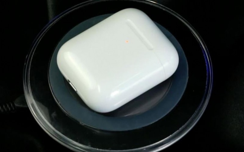 AirPods 無線充電盒與傳統充電盒差異比較