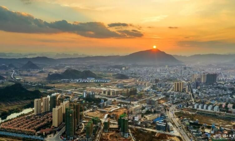 鐘山縣属于哪个市
