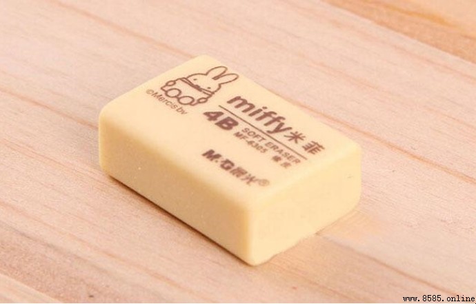 橡皮擦的英文怎麼說？Eraser 與 Rubber 的差異