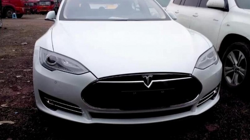 車標 T 代表什麼車？解讀 Tesla 與 Hyundai 車標含義