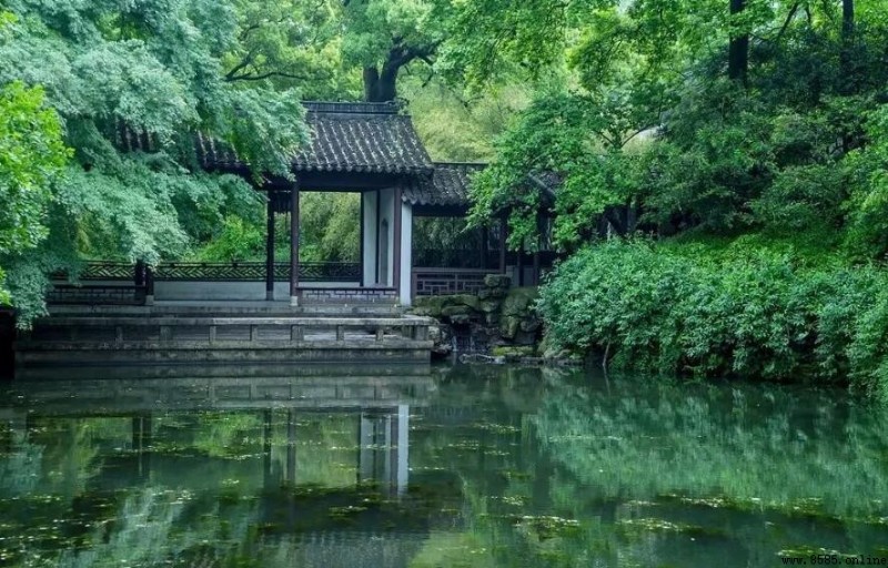 城春草木深的下一句
