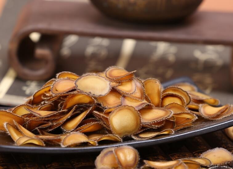 鹿茸片泡水喝多久?正確食用次數與功效解析